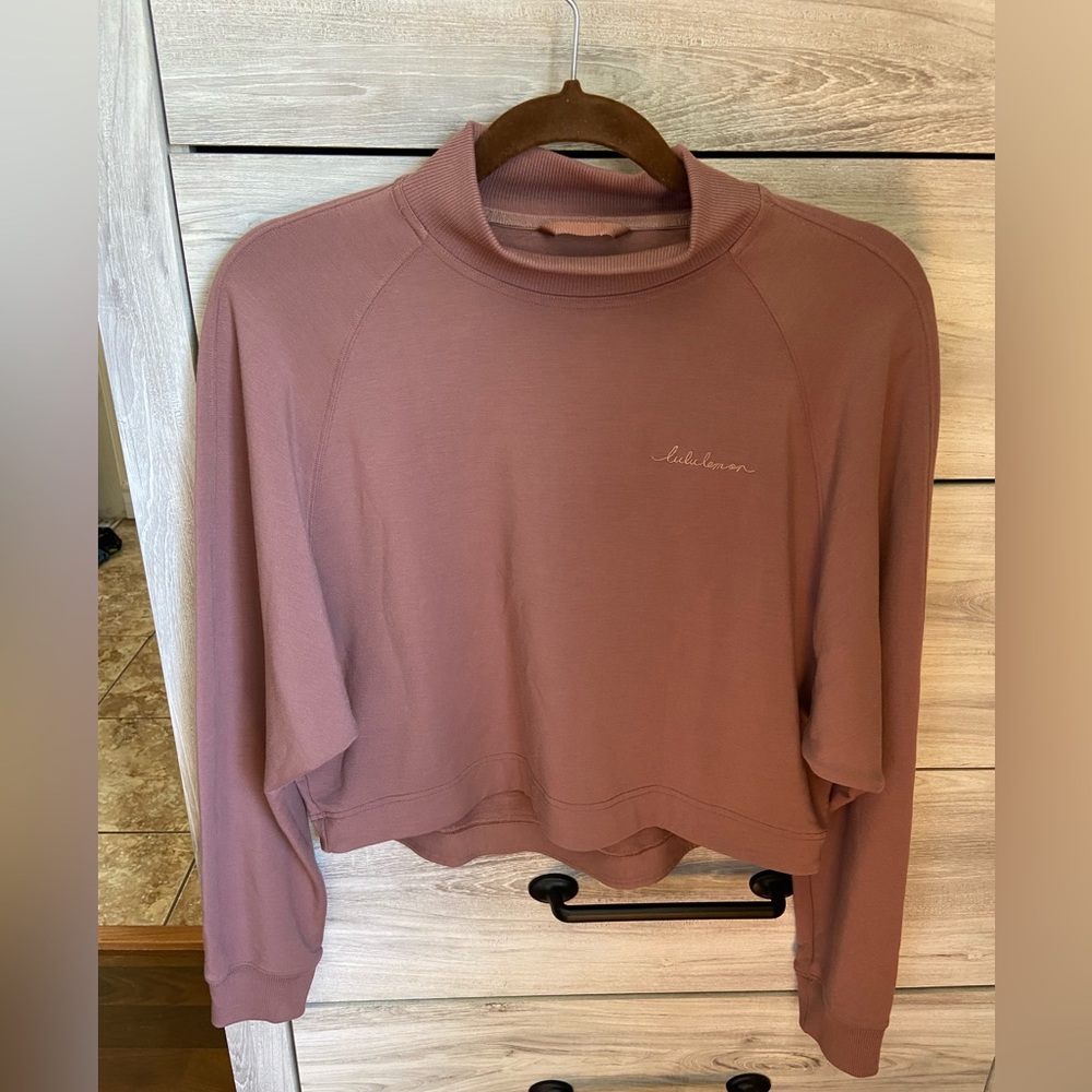 Lululemon super soft crew size 6